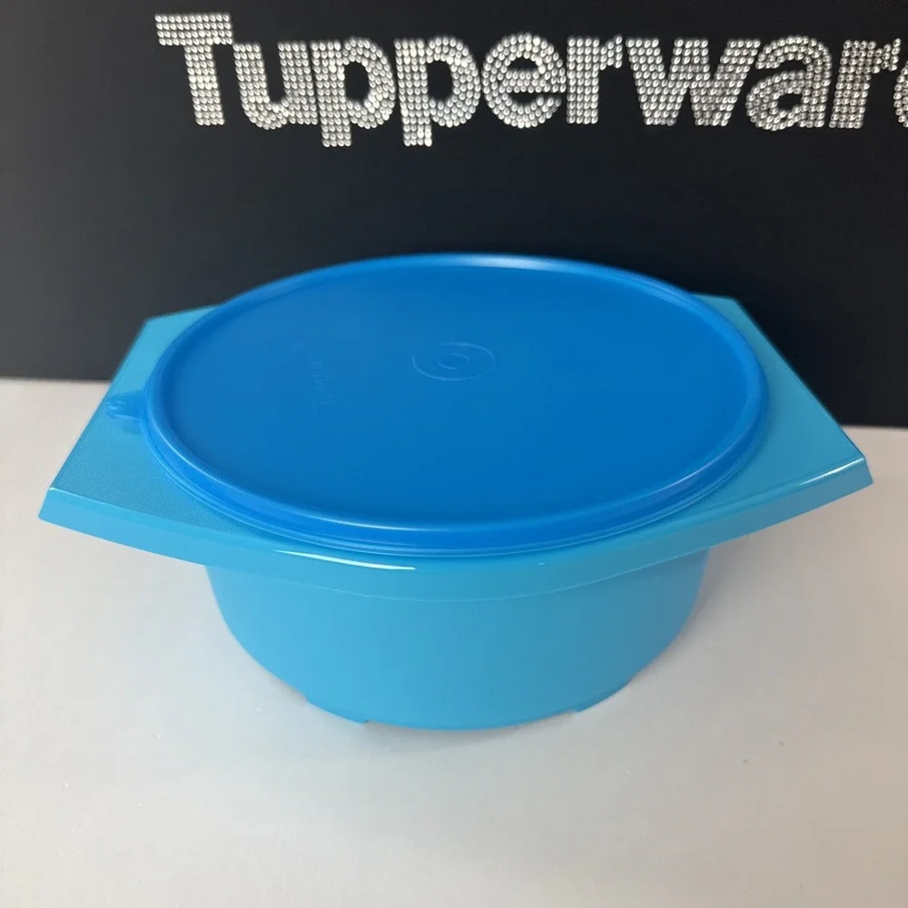 Tupperware Large Tortilla Keeper 12 Cup Bright Blue with Seal NEW